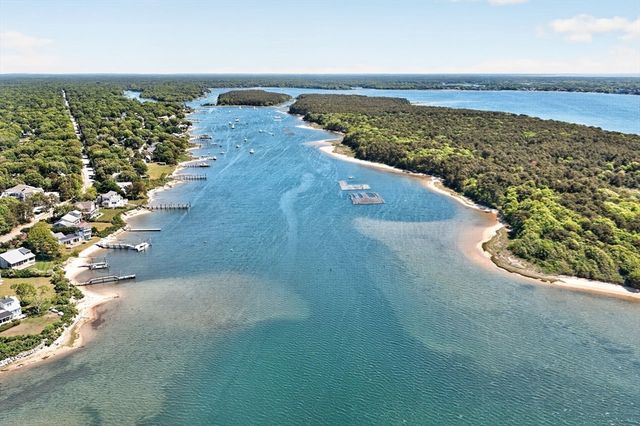 119 Seacoast Shores Blvd, Falmouth, MA 02536