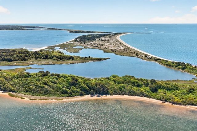 119 Seacoast Shores Blvd, Falmouth, MA 02536