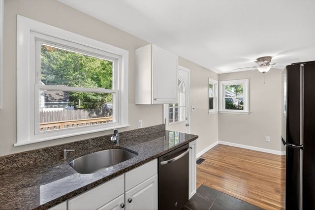 119 Seacoast Shores Blvd, Falmouth, MA 02536