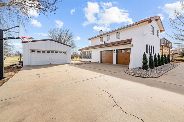 429 Meadowlark Dr, Minneapolis, KS 67467