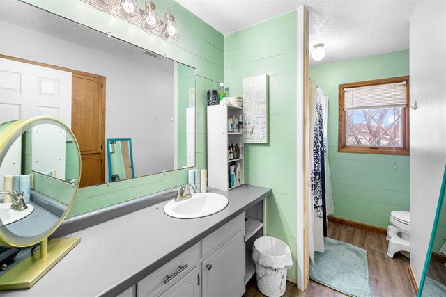 429 Meadowlark Dr, Minneapolis, KS 67467