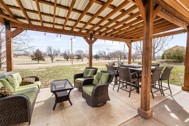 429 Meadowlark Dr, Minneapolis, KS 67467