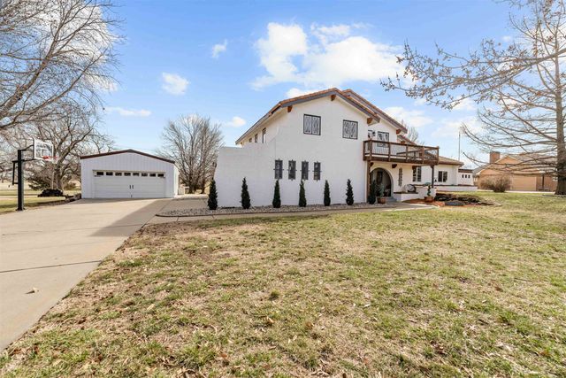 429 Meadowlark Dr, Minneapolis, KS 67467