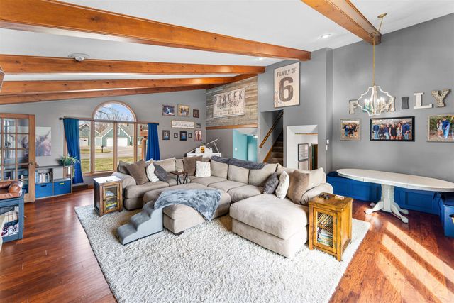 429 Meadowlark Dr, Minneapolis, KS 67467