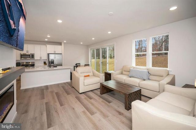 2892 WHITE TAIL DR, Locust Grove, VA 22508