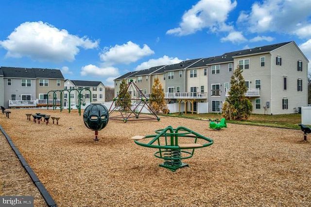 2892 WHITE TAIL DR, Locust Grove, VA 22508