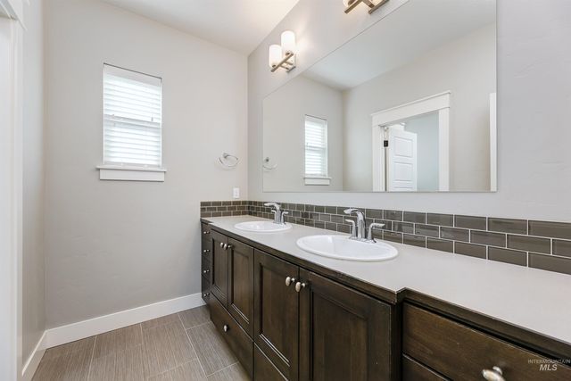 2466 E Mount Etna, Meridian, ID 83642