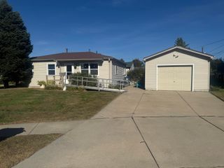 2136 AVE M, Council Bluffs, IA 51501