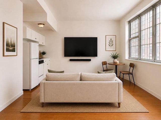 225 W 70th St Apt 4A, New York City, NY 10023