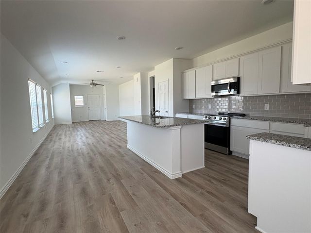 10465 Sugar Mill Drive, Conroe, TX 77306