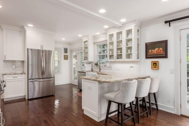 1897 Stanford Road, Upper Arlington, OH 43212