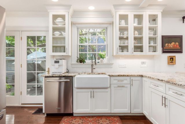 1897 Stanford Road, Upper Arlington, OH 43212