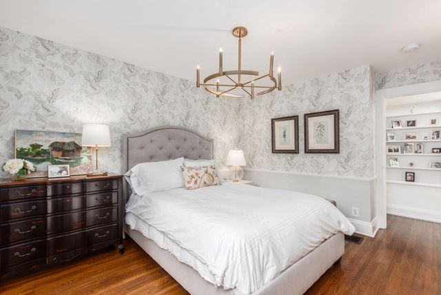 1897 Stanford Road, Upper Arlington, OH 43212