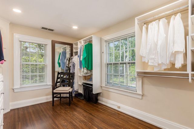 1897 Stanford Road, Upper Arlington, OH 43212