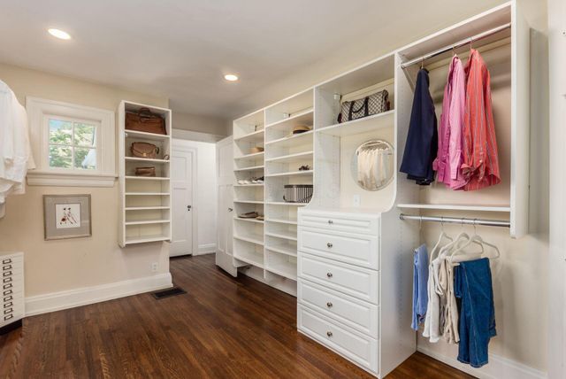 1897 Stanford Road, Upper Arlington, OH 43212
