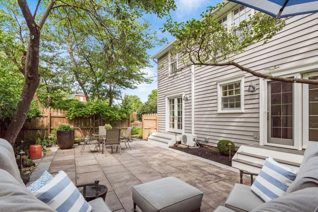 1897 Stanford Road, Upper Arlington, OH 43212