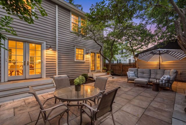 1897 Stanford Road, Upper Arlington, OH 43212