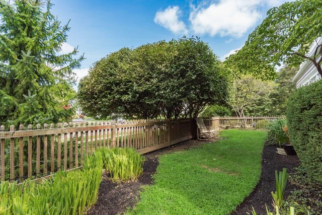 1897 Stanford Road, Upper Arlington, OH 43212