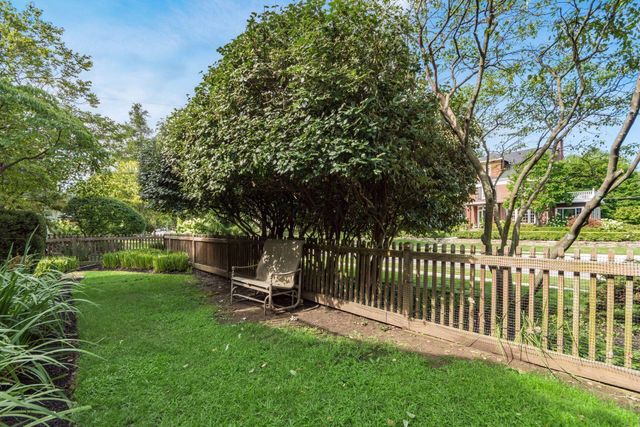 1897 Stanford Road, Upper Arlington, OH 43212