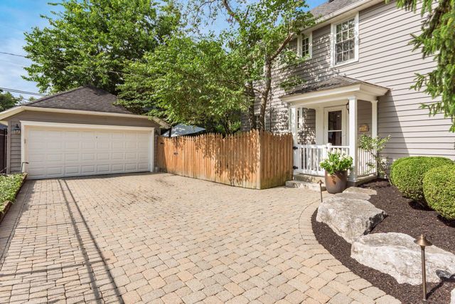 1897 Stanford Road, Upper Arlington, OH 43212