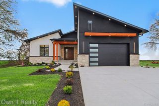 2020 Edgewater Street, Frenchtown Township, MI 48162