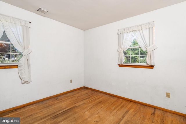 3 APPLEGATE LN, New Egypt, NJ 08533