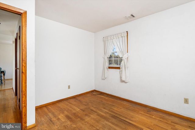 3 APPLEGATE LN, New Egypt, NJ 08533