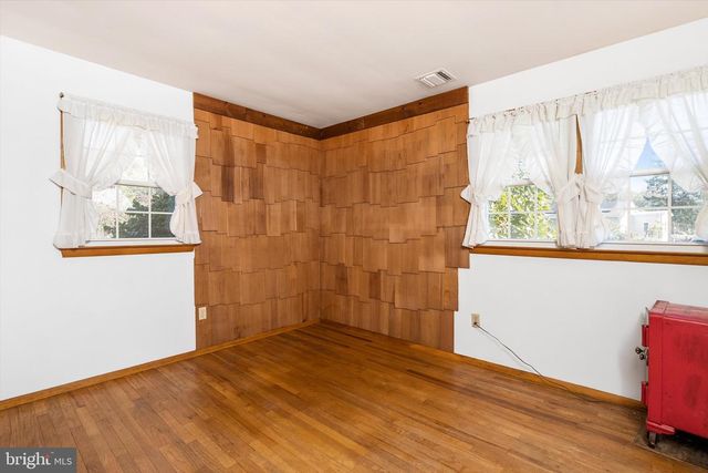 3 APPLEGATE LN, New Egypt, NJ 08533