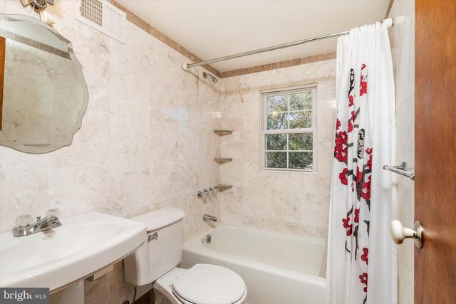 3 APPLEGATE LN, New Egypt, NJ 08533