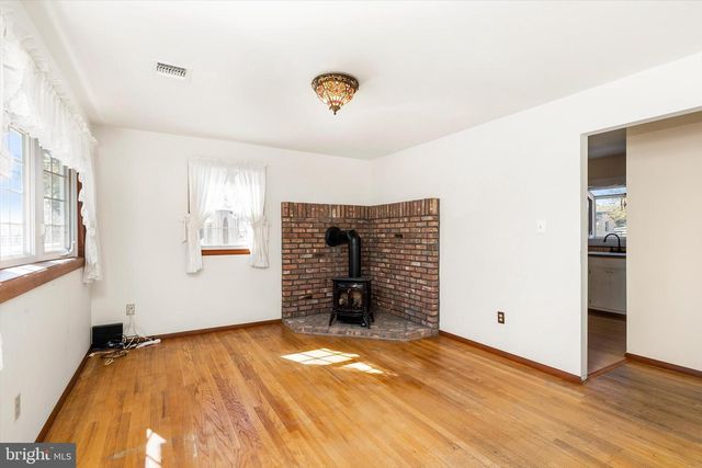 3 APPLEGATE LN, New Egypt, NJ 08533