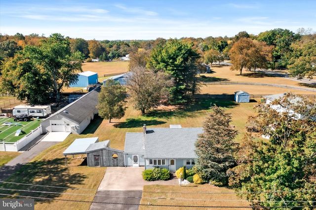3 APPLEGATE LN, New Egypt, NJ 08533