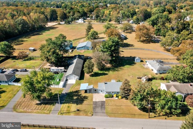 3 APPLEGATE LN, New Egypt, NJ 08533