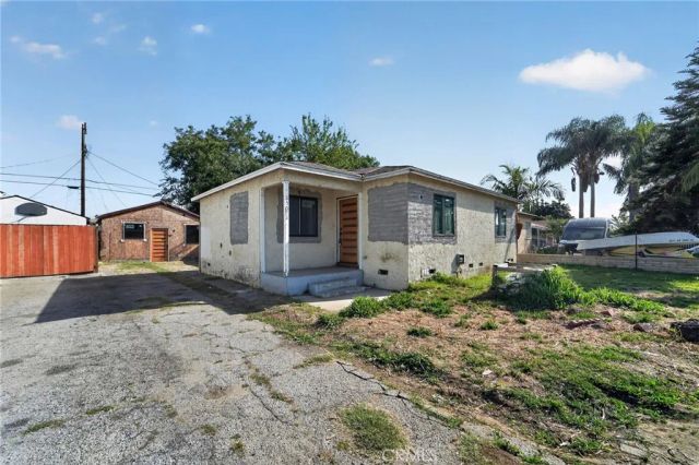 15021 Sylvan, Van Nuys, CA 91411