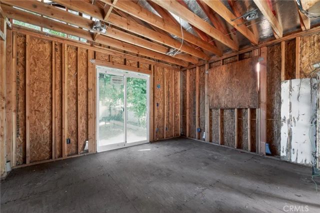 15021 Sylvan, Van Nuys, CA 91411