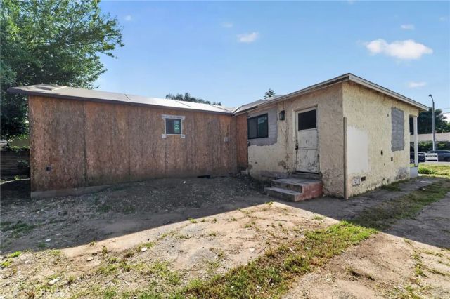 15021 Sylvan, Van Nuys, CA 91411