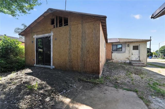 15021 Sylvan, Van Nuys, CA 91411