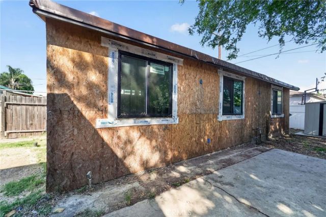 15021 Sylvan, Van Nuys, CA 91411