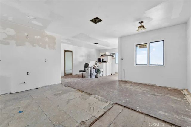 15021 Sylvan, Van Nuys, CA 91411