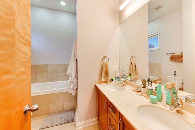 1520 W Walton Street 3, Chicago, IL 60642