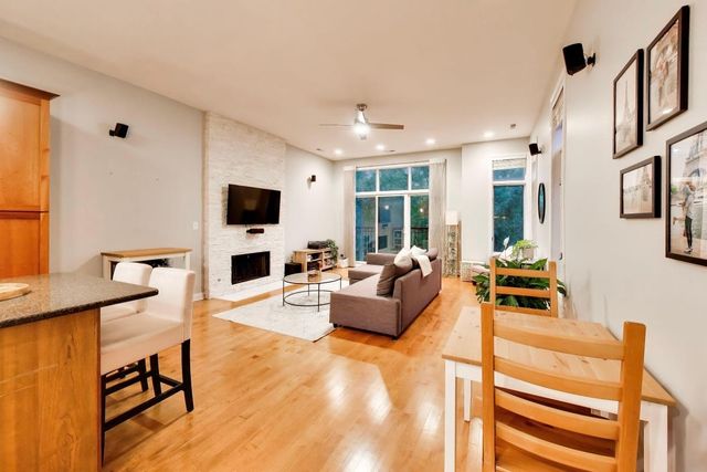 1520 W Walton Street 3, Chicago, IL 60642