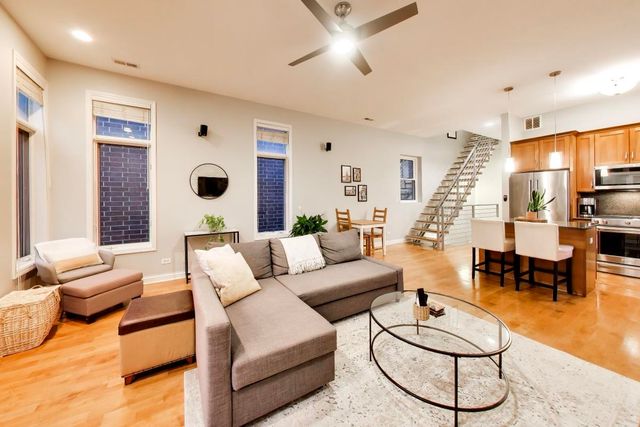 1520 W Walton Street 3, Chicago, IL 60642