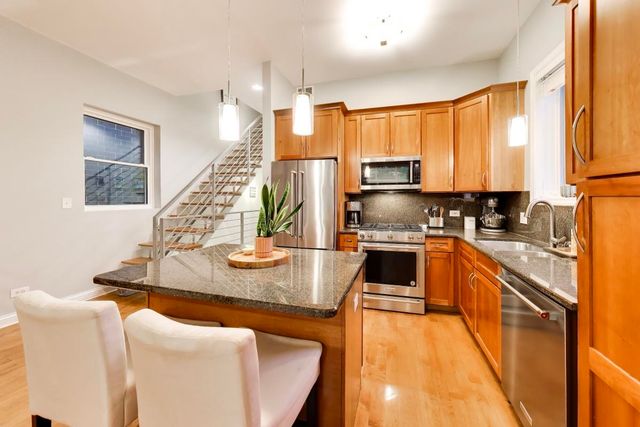 1520 W Walton Street 3, Chicago, IL 60642