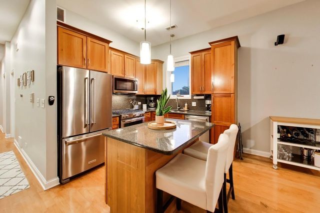 1520 W Walton Street 3, Chicago, IL 60642