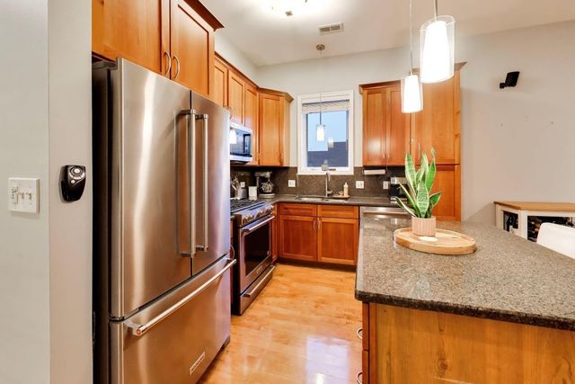 1520 W Walton Street 3, Chicago, IL 60642