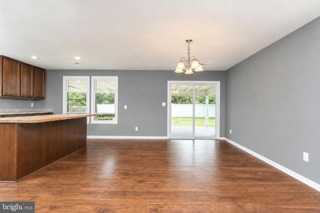408 S BROOKS DR, Fredericksburg, VA 22408