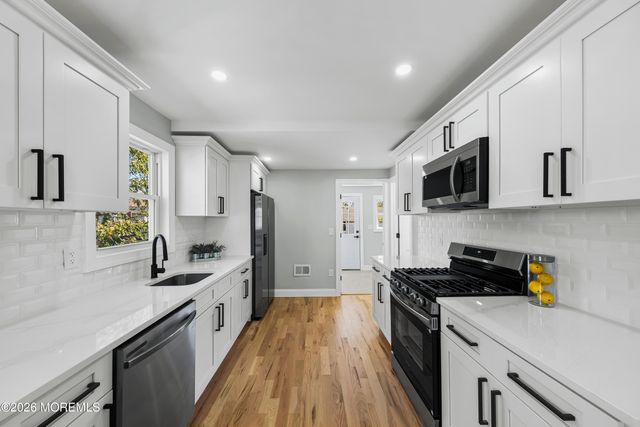 18 Campview Avenue, Keansburg, NJ 07734