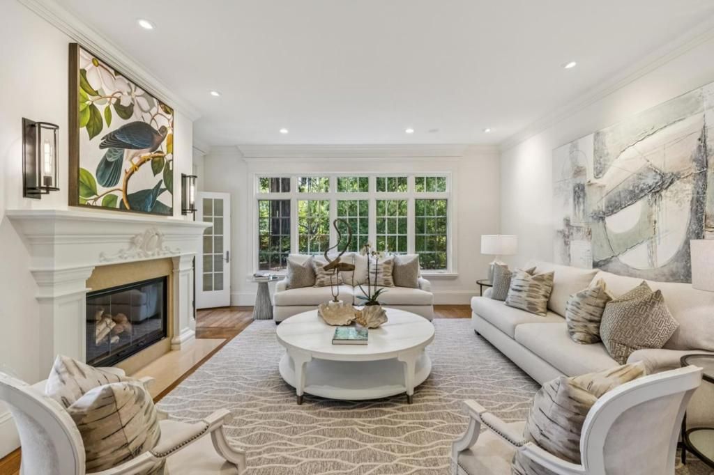 Image 10 of property listing at 74 Lilac Drive, Atherton, CA 94027