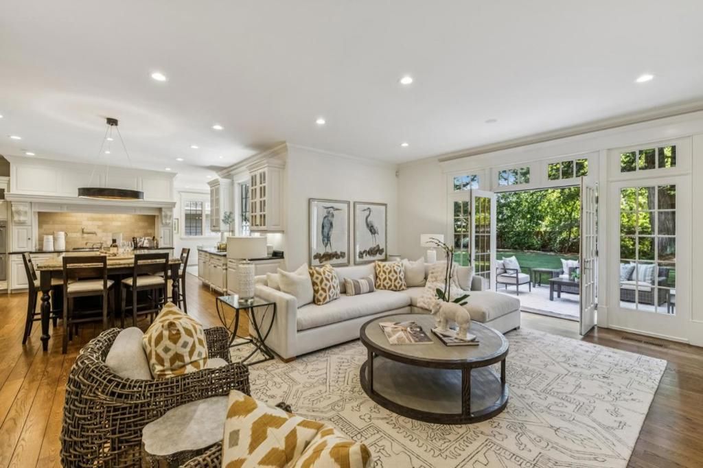 Image 18 of property listing at 74 Lilac Drive, Atherton, CA 94027