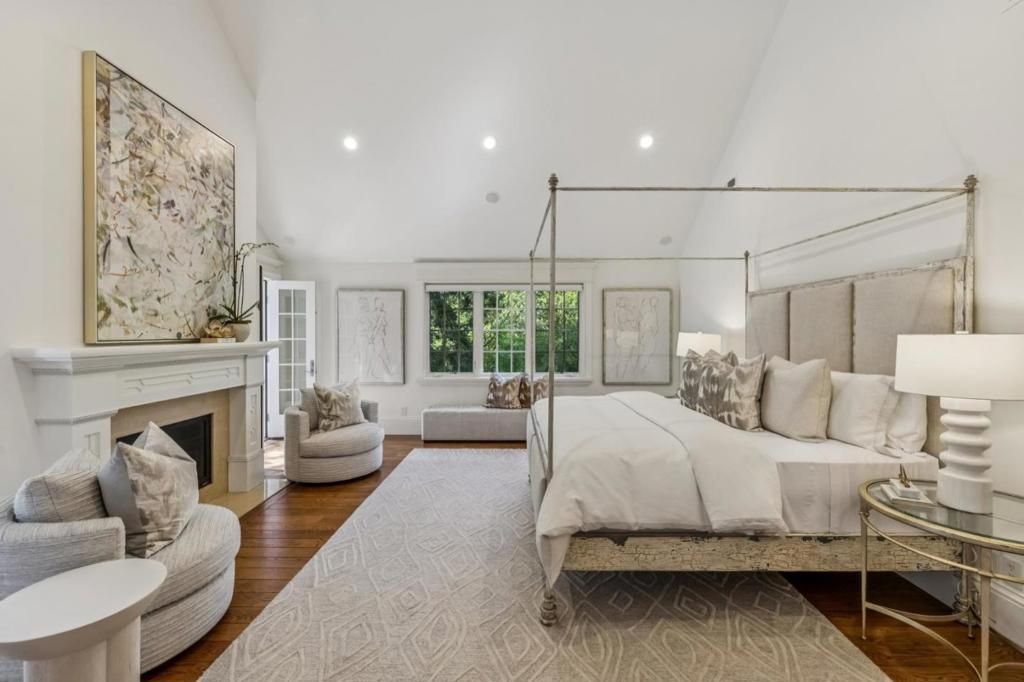 Image 21 of property listing at 74 Lilac Drive, Atherton, CA 94027