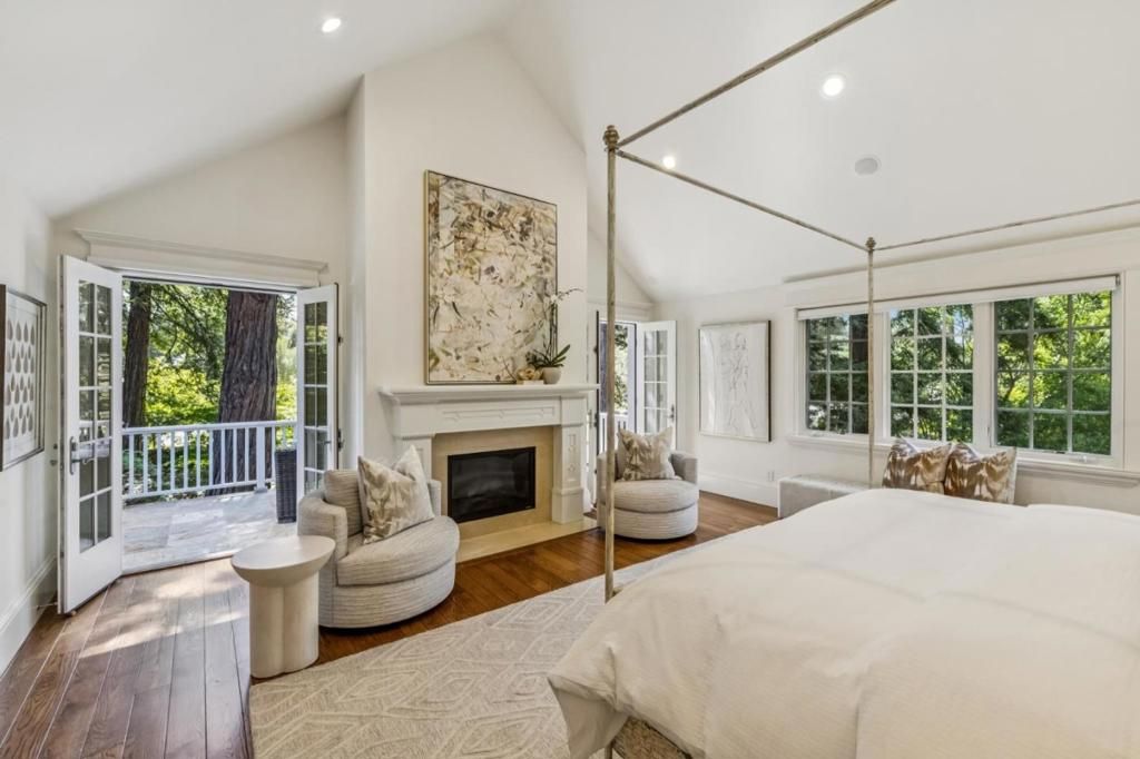 Image 24 of property listing at 74 Lilac Drive, Atherton, CA 94027